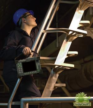 使用EPOCH 1000仪器进行检测的检测人员